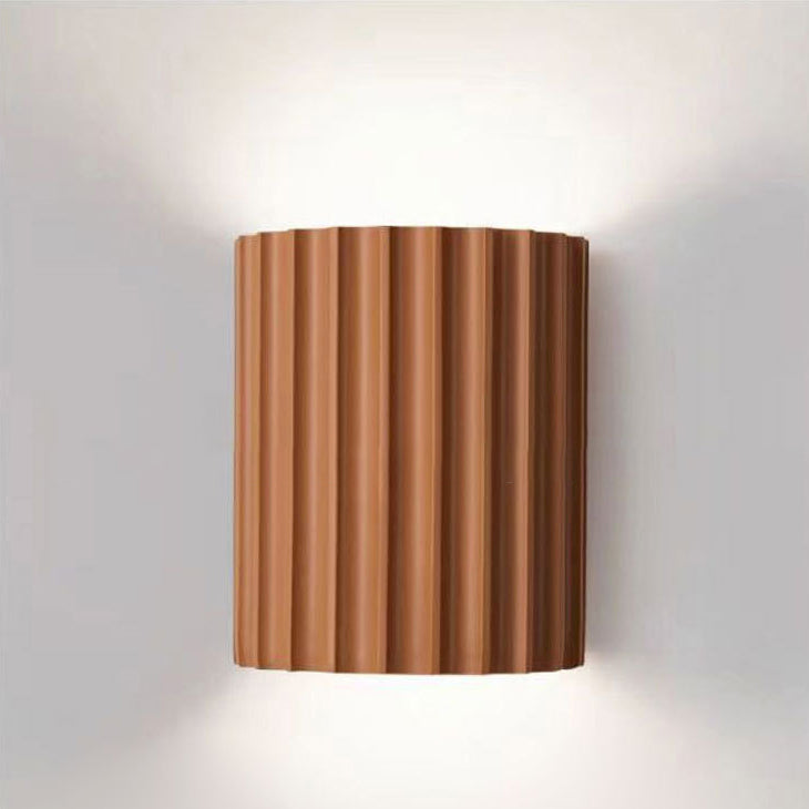 Zeitgenössische skandinavische Harz-Halbsäulen-Wandleuchte mit 2 Lichtern für den Flur