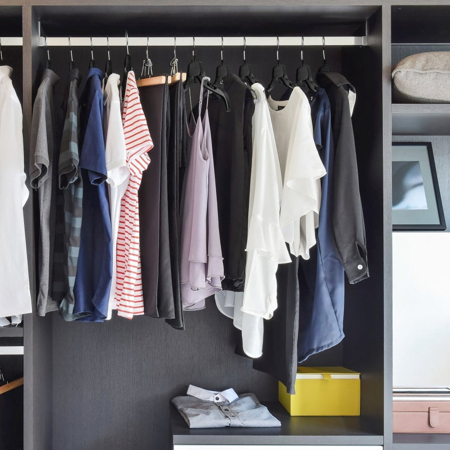 Frendorf | 10er-Pack: Kleiderbügel rutschfest mit Einschnitten platzsparend