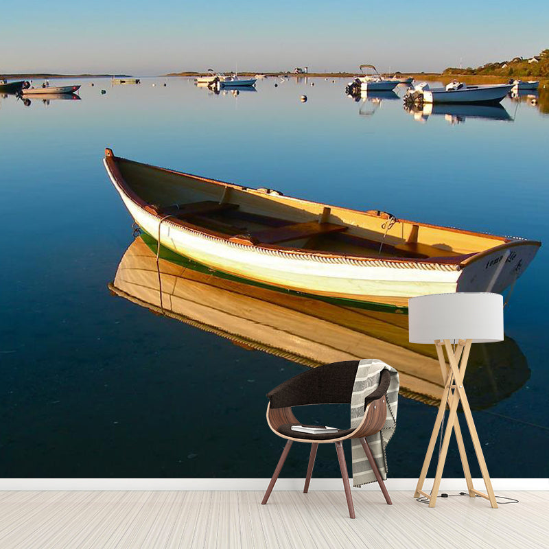 Frendorf | Boot und See Wandmural für Akzentwand Naturlandschaft Wandkunst in Blau und Braun, Maßanfertigung