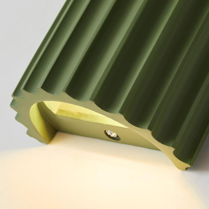 Zeitgenössische skandinavische Harz-Halbsäulen-Wandleuchte mit 2 Lichtern für den Flur