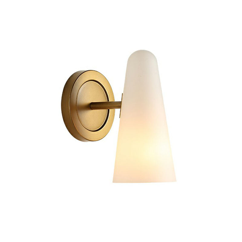 Frendorf | 1-Licht Wohnzimmer Wandbeleuchtung Minimalismus Gold Wandleuchte mit kegelförmigem satiniertem Glasschirm