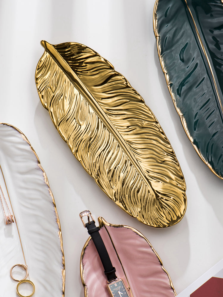 Nordic Light Luxury Stil auf goldener Federplatte Retro Schmuckplatte Aufbewahrung Platte Snack Platte Wohnkultur