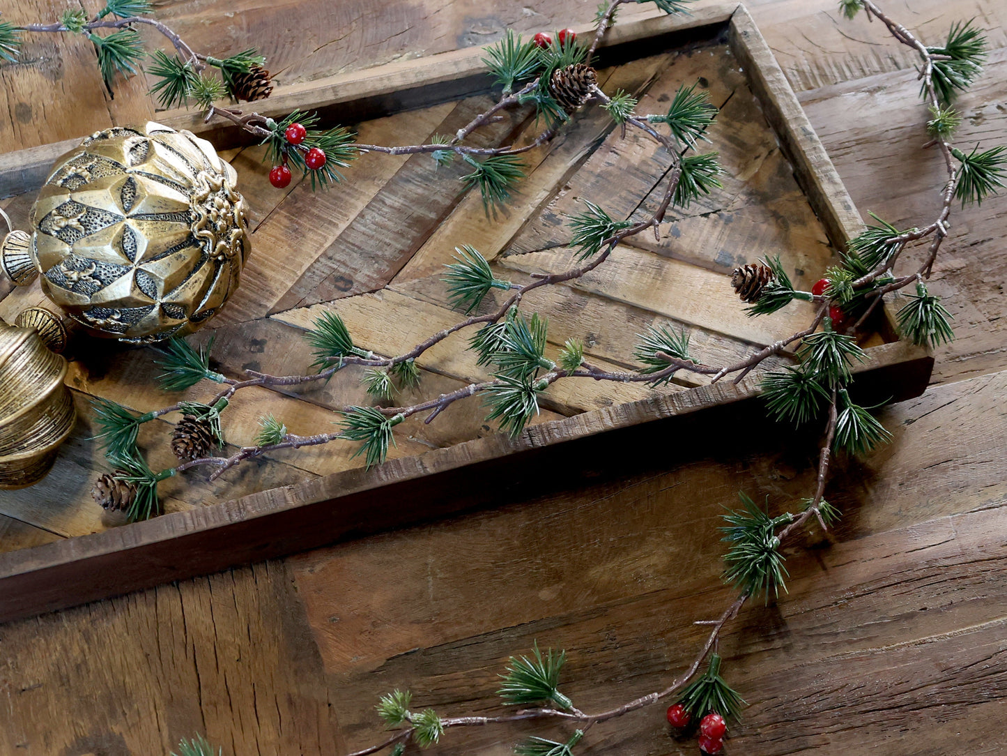 Chic Antique – Fleur Zedernbaumranke mit Beeren, L160 cm, Natur