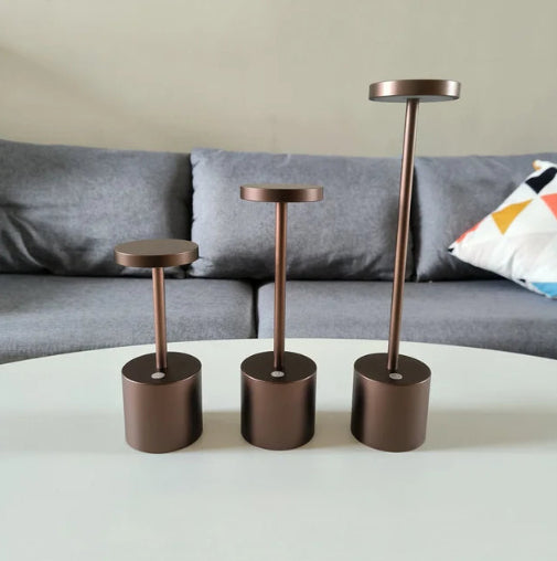 Frendorf | LumaLite Wiederaufladbare LED-Tischlampe | Kabellos | Dimmbar | Modernes Design für Restaurants und Zuhause