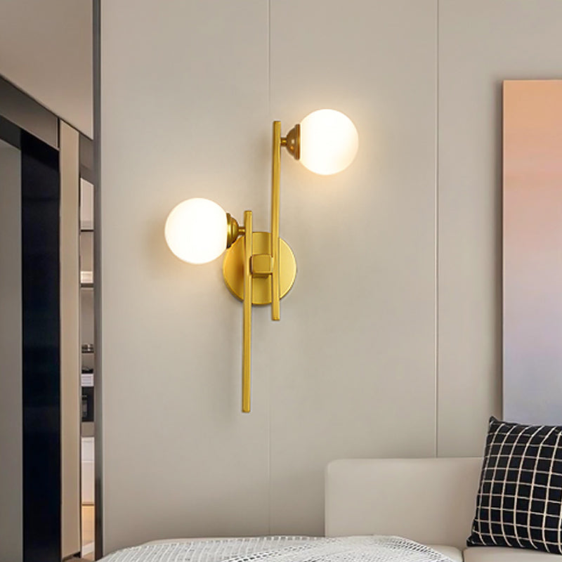 Frendorf | 2 Lichter Wohnzimmer Wandbeleuchtung Post Modern Gold Wandlampe mit Kugel Opalglas Schirm
