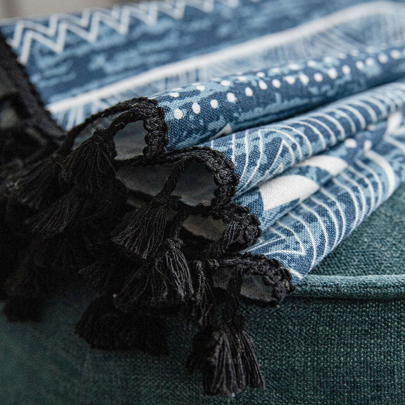 Blaue geometrische Muster lichtfilternder Vorhang