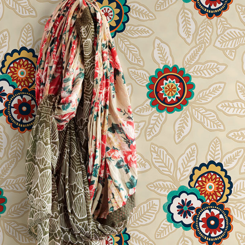 Frendorf | 33' x 20.5" Traditionele Behang voor Thuisdecoratie Bloesems en Bladeren Wandkunst in Beigew