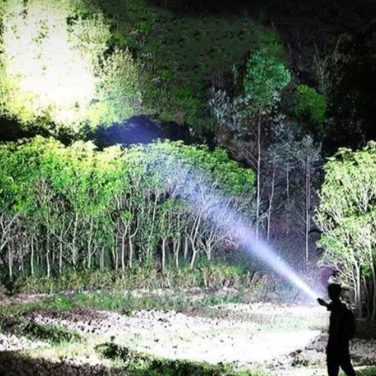 Frendorf | BlazeBeam - Kompakte taktische LED Taschenlampe