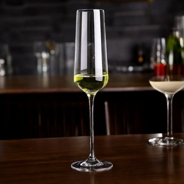 Frendorf | 231ml bleifreies Kristall-Sektglas – schlanke und elegante Flöte, perfekt für Champagner, Schaumweine und besondere Anlässe, hebt die Bläschen und das Aroma hervor, ideal für zu Hause, Restaurants oder Veranstaltungen.