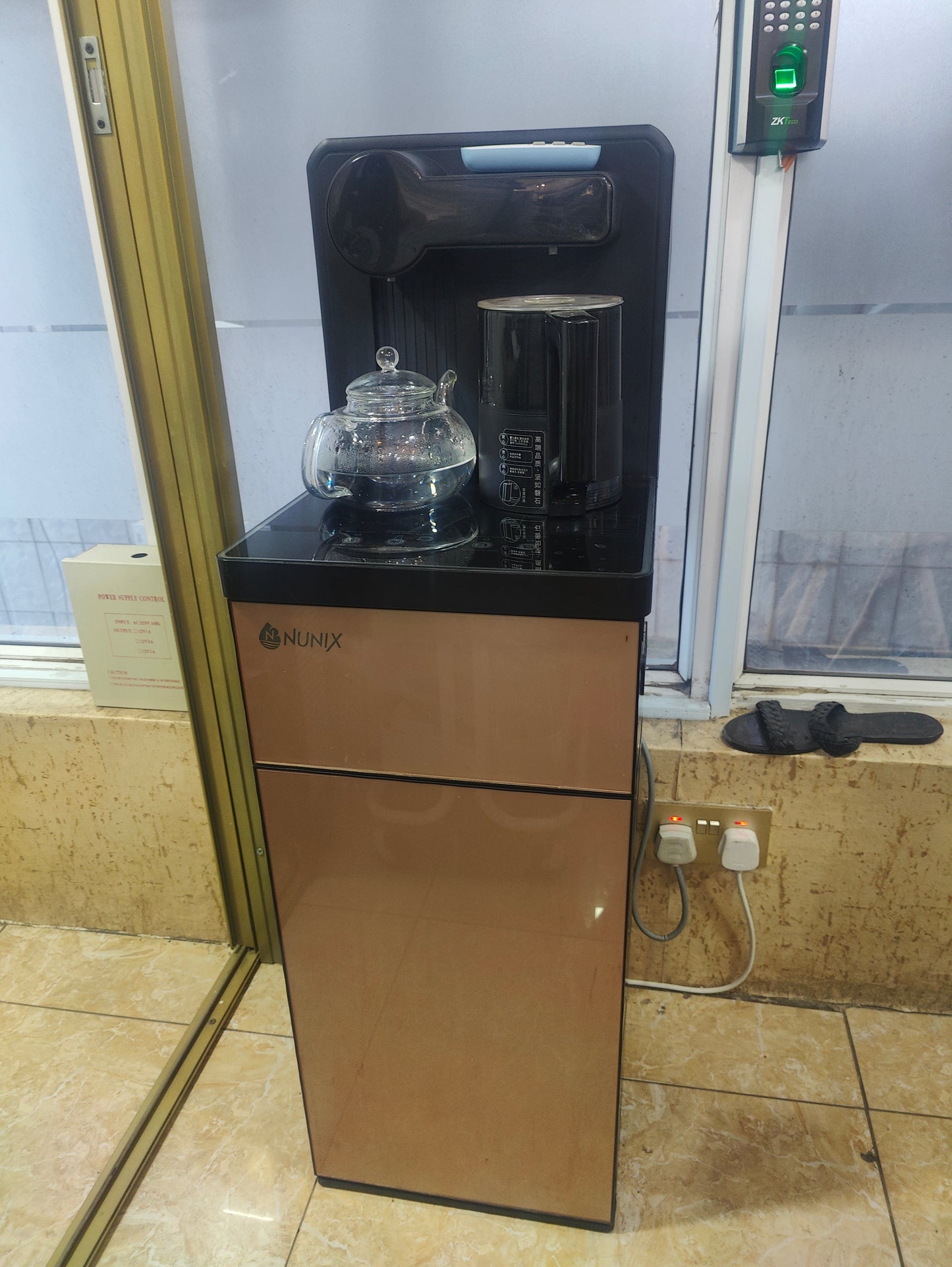 Frendorf | Bodenbeladung Heiß- und Kaltwasserspender