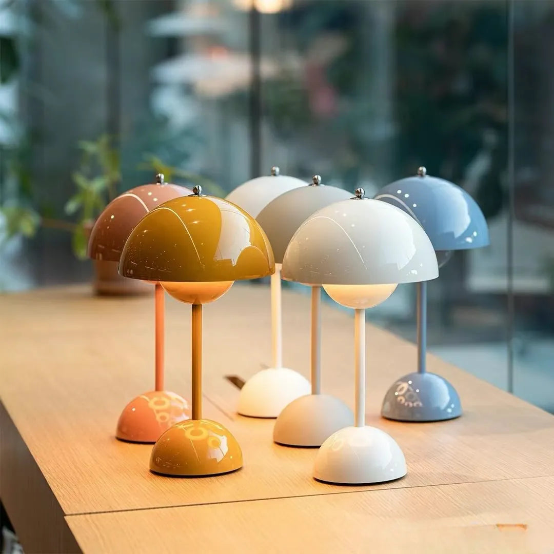 Pilzlampe im ikonischen Design | Schreibtischlampe mit LED-Lichtpanel