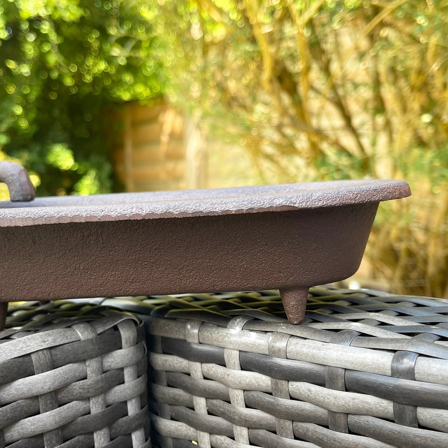 Bath Tub Cast Iron Garden Bird Feeder
