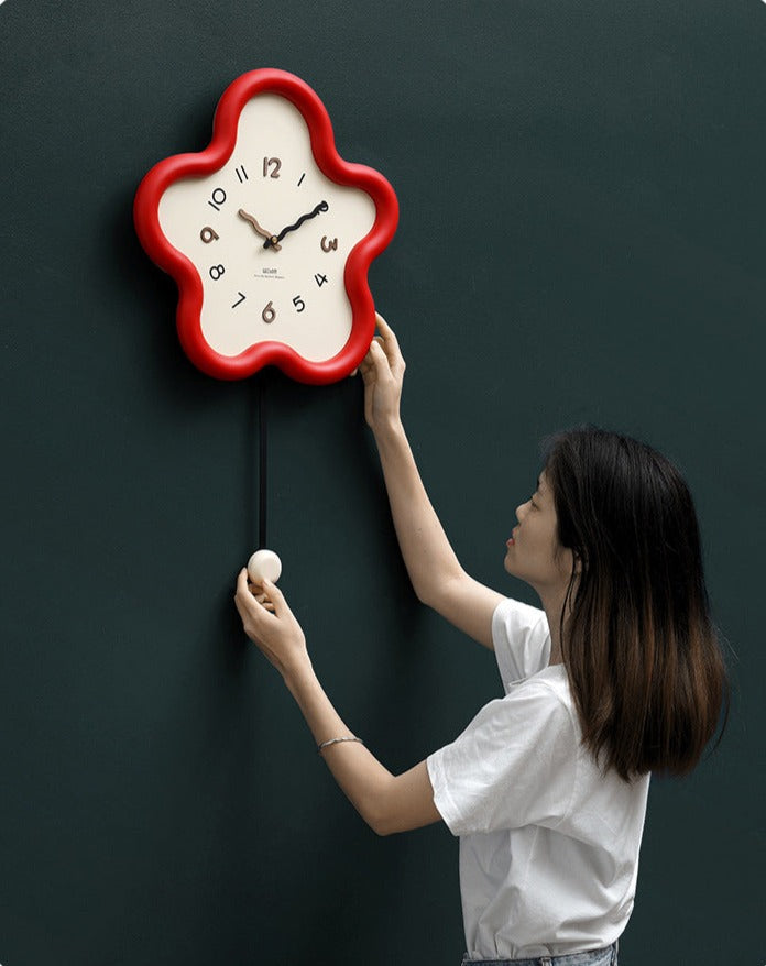 Süße Pendelstille Wanddekoration Uhr