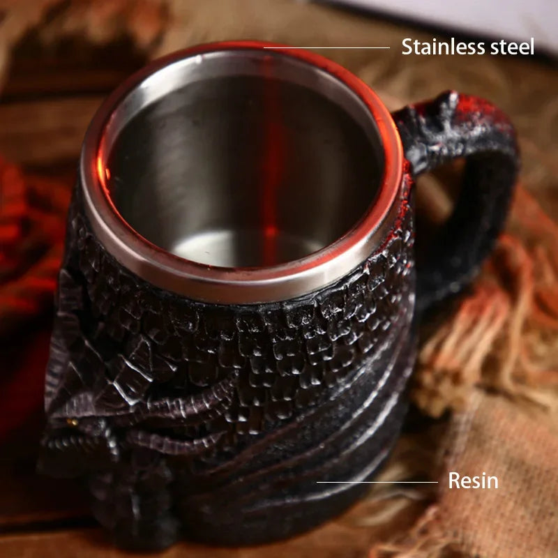Mittelalterlicher Drachenharz-Edelstahlbecher als Kaffeebecher oder Teebecher