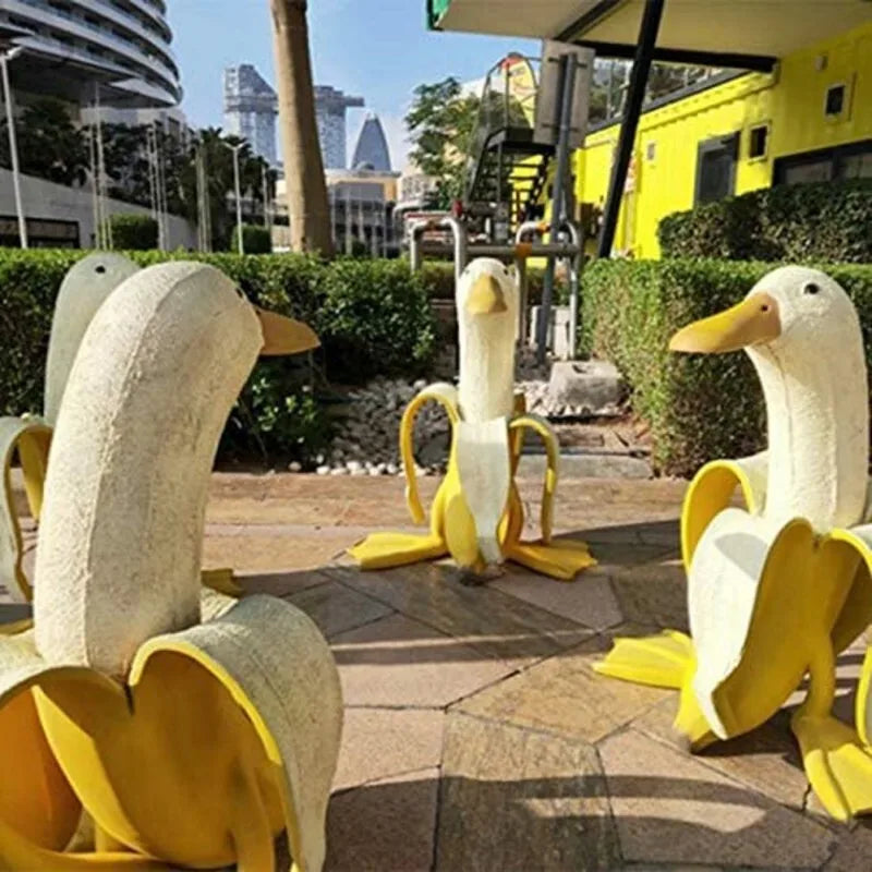 Bananen-Enten-Skulptur | Verspielte Gartendekoration!