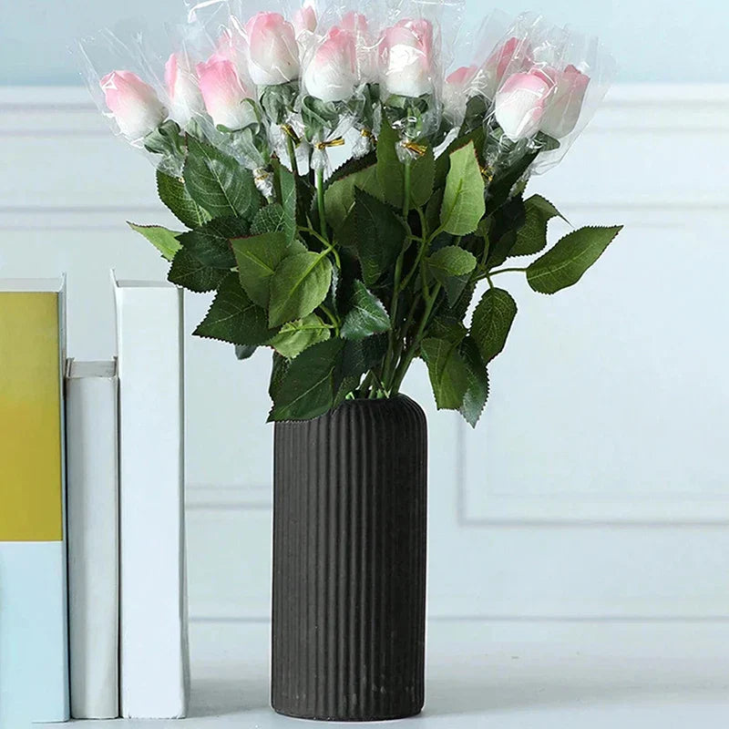 Frendorf | LineaForm Moderne Keramikvase – Künstlerische Streifen Dekoration