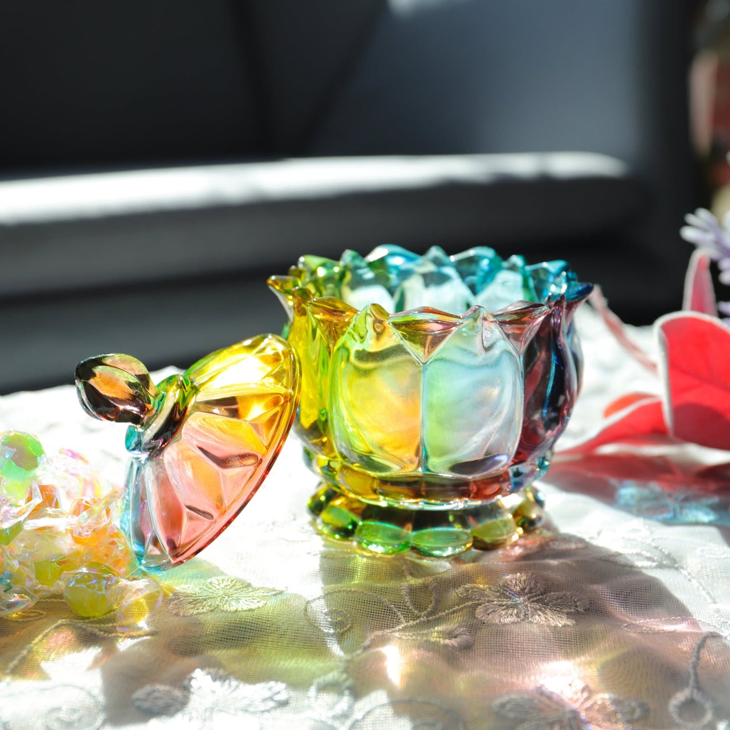 Iridescente Zuckerdose mit Deckel