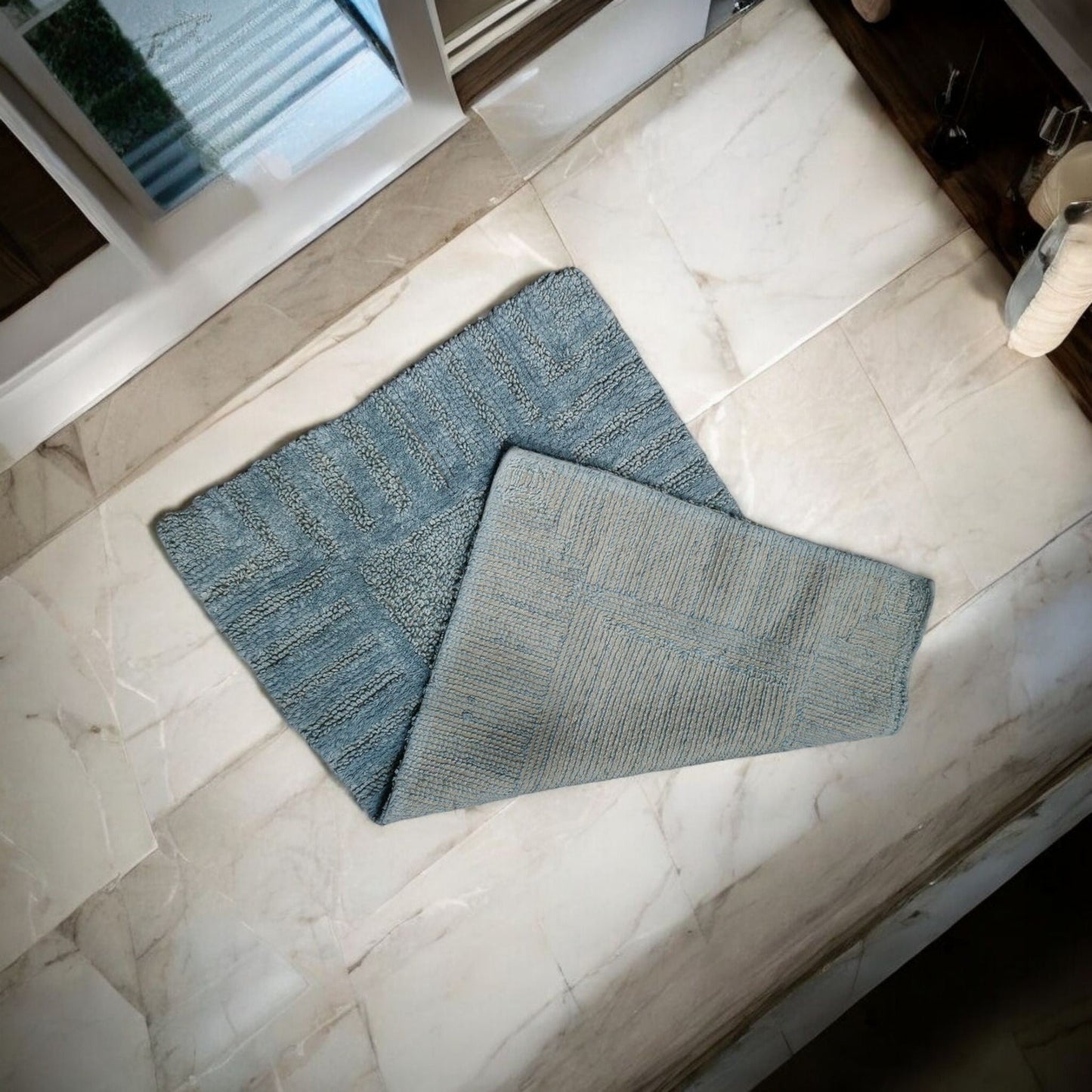 Frendorf | BABY BLUE Badezimmermatte 50x80cm - 100% Baumwolle, weich & saugfähig, rutschfestes Design, schnelltrocknend & maschinenwaschbar - Perfekt für Badezimmer oder Schlafzimmer