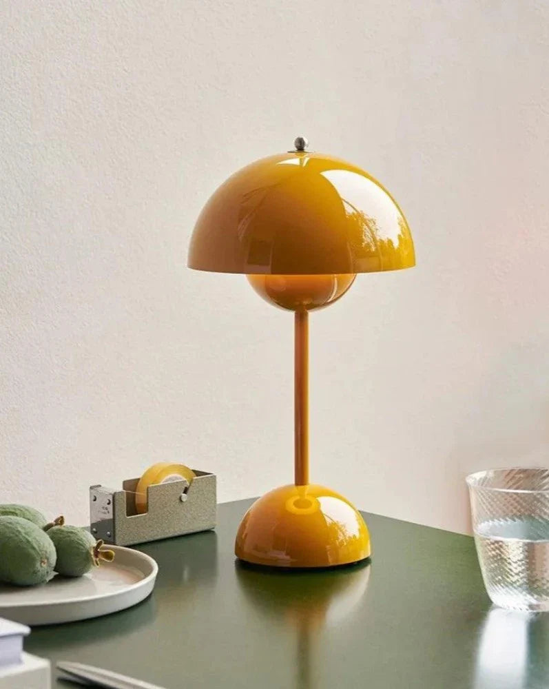 Pilzlampe im ikonischen Design | Schreibtischlampe mit LED-Lichtpanel