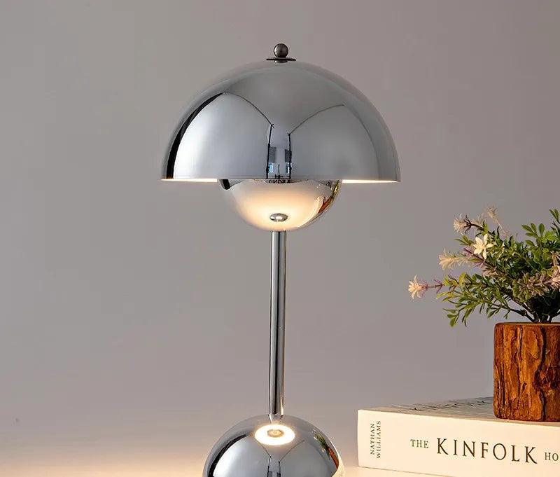 Pilzlampe im ikonischen Design | Schreibtischlampe mit LED-Lichtpanel