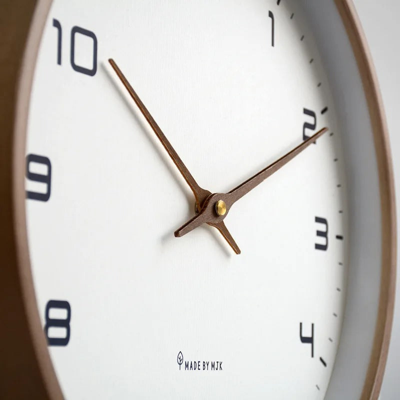 Minimalistische Wanduhr | Metall & Harz