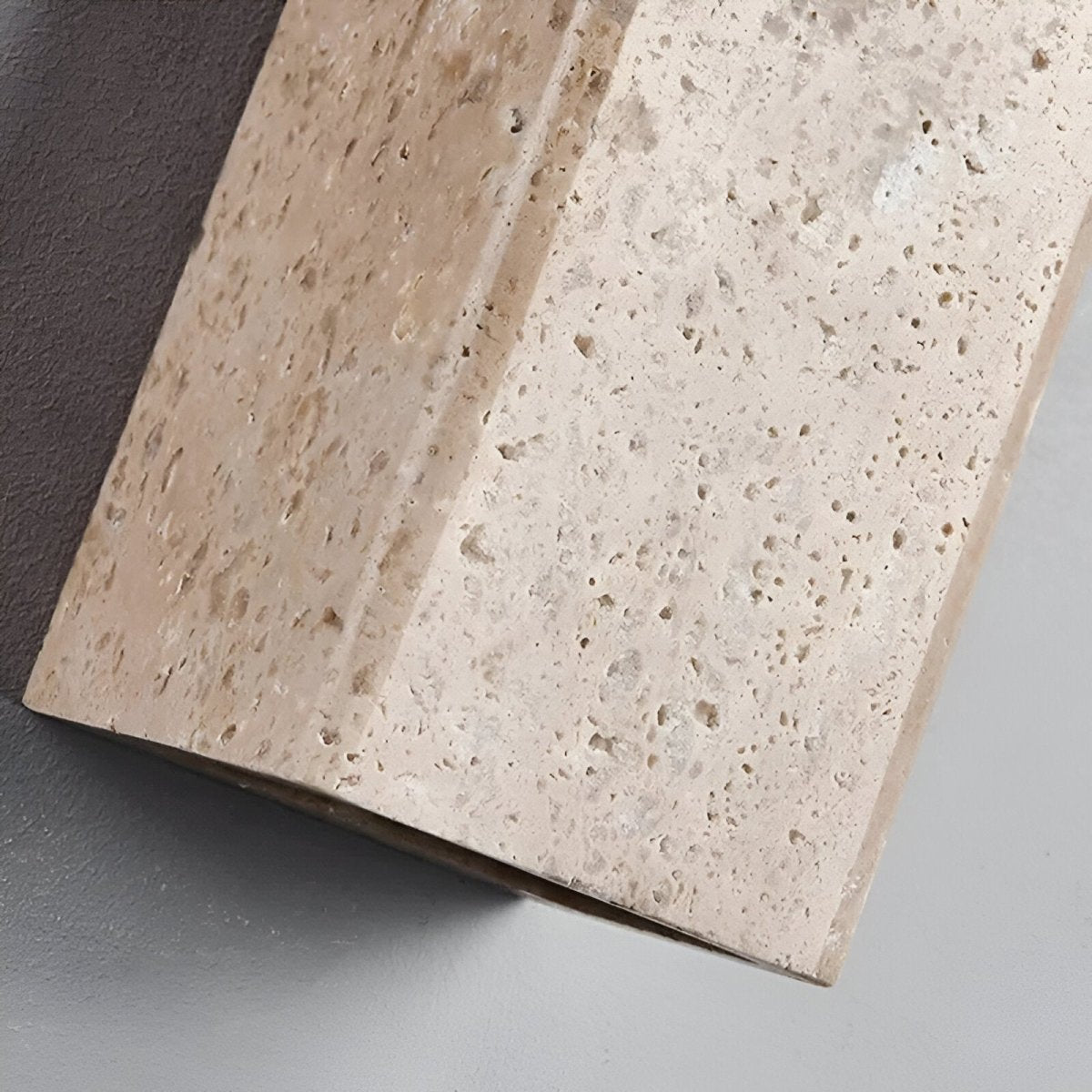 Frendorf | Wandleuchte aus Travertin für eine warme und elegante Atmosphäre