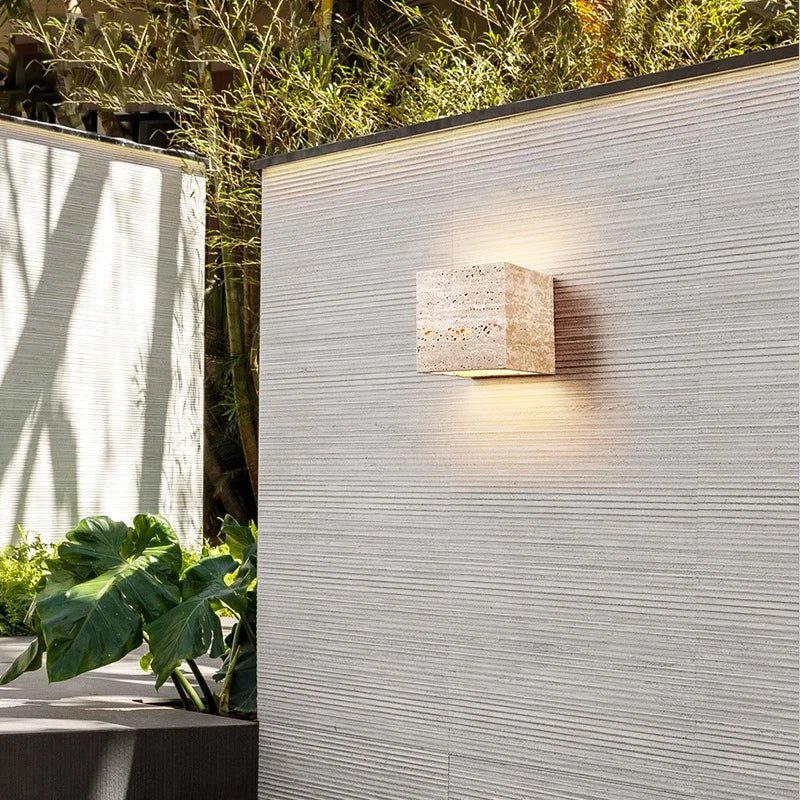 Frendorf | Wandleuchte aus Travertin für eine warme und elegante Atmosphäre