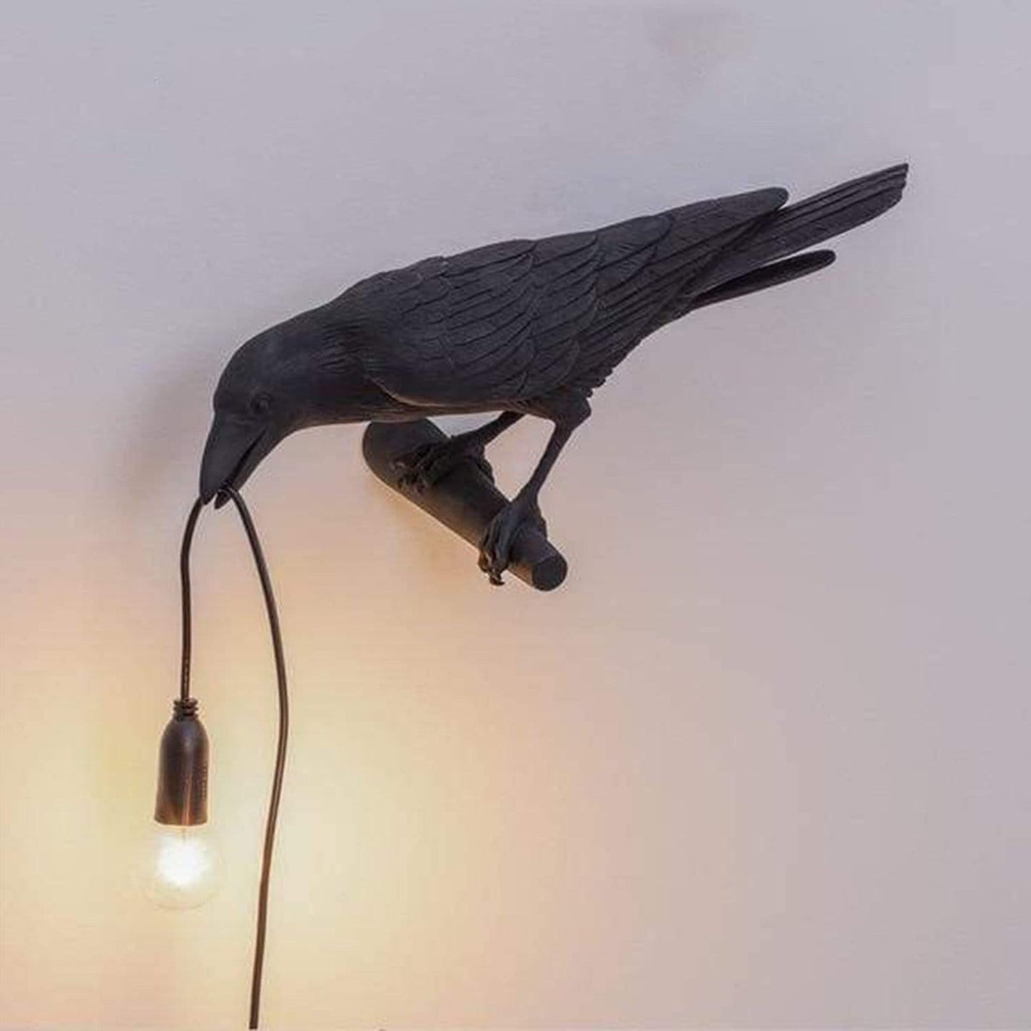 Die Rabenvogel-Lampe