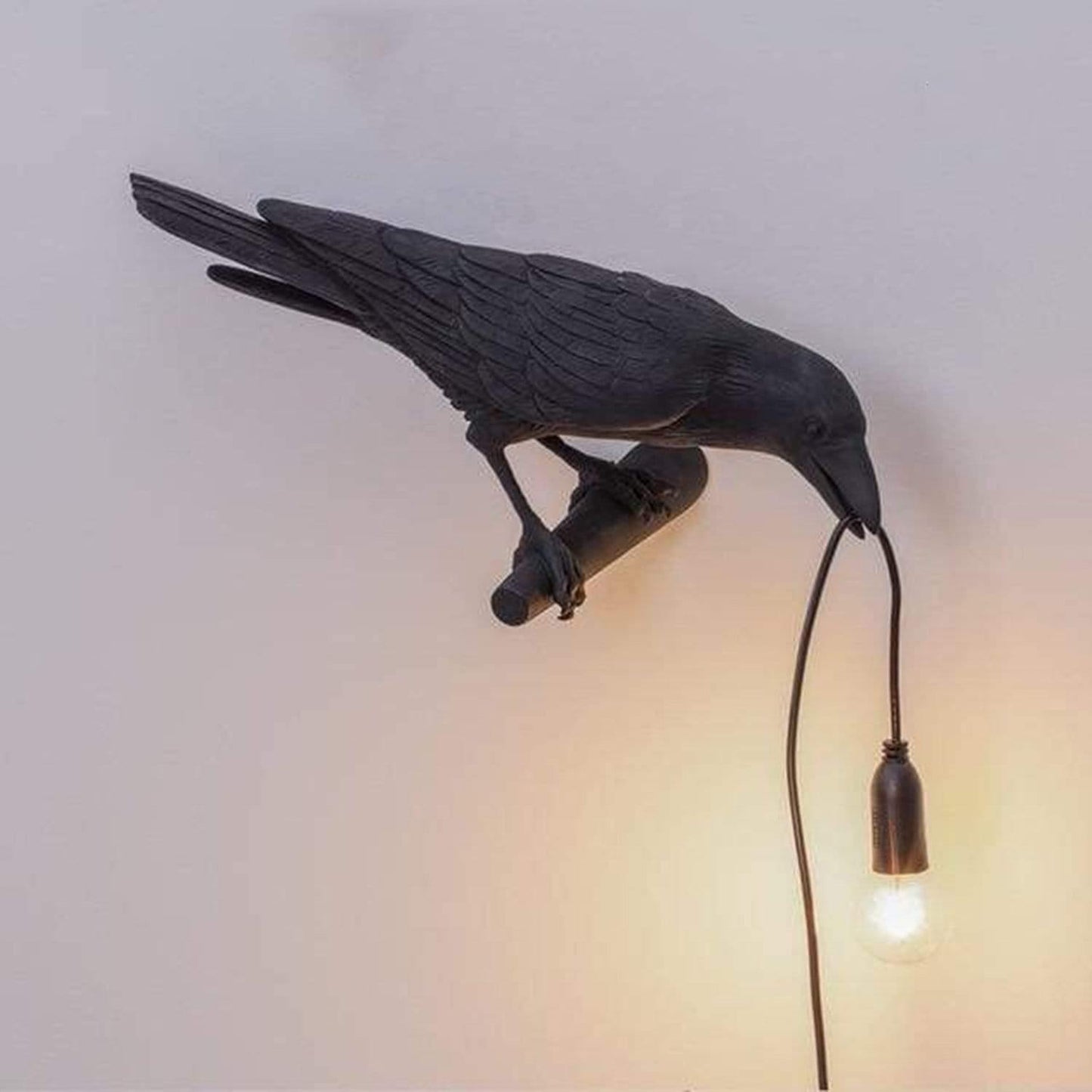 Die Rabenvogel-Lampe
