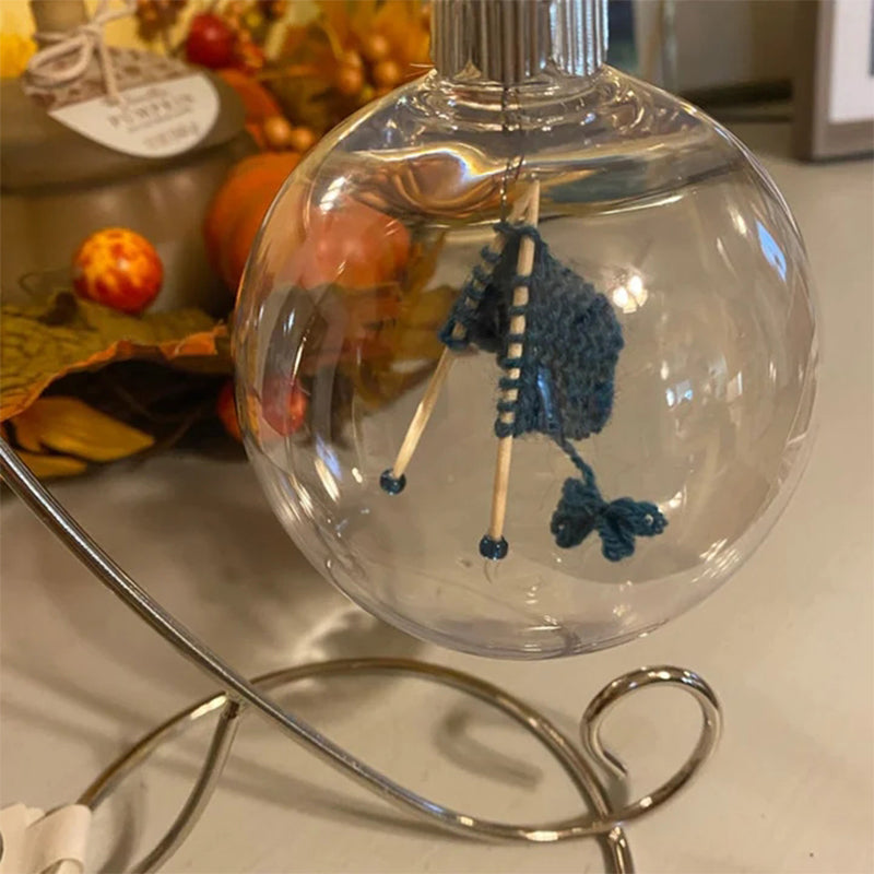 Frendorf Weihnachts-Strickball-Ornament | "Work in Progress" Deko für Stricker & Häkler (Acryl)