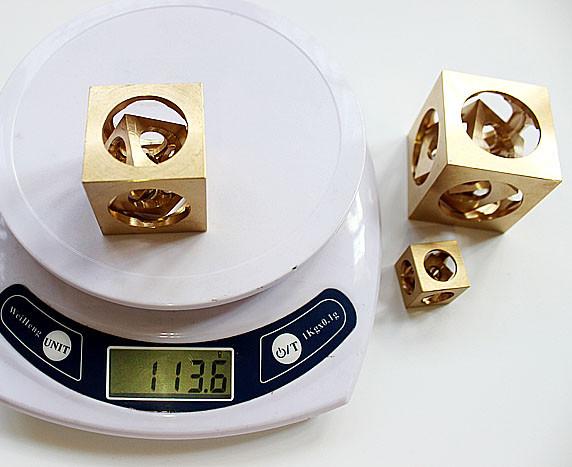 Frendorf | Messing Handgefertigte Drehbearbeitung Quadratischer Geist Ball