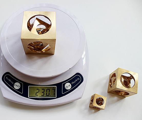 Frendorf | Messing Handgefertigte Drehbearbeitung Quadratischer Geist Ball