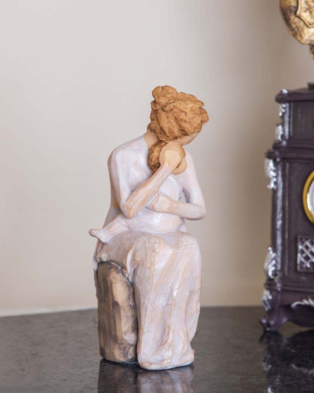Frendorf | Lovivra Figurine | Symbol der bedingungslosen Liebe | Hochwertige Skulptur | Dekoration für Zuhause