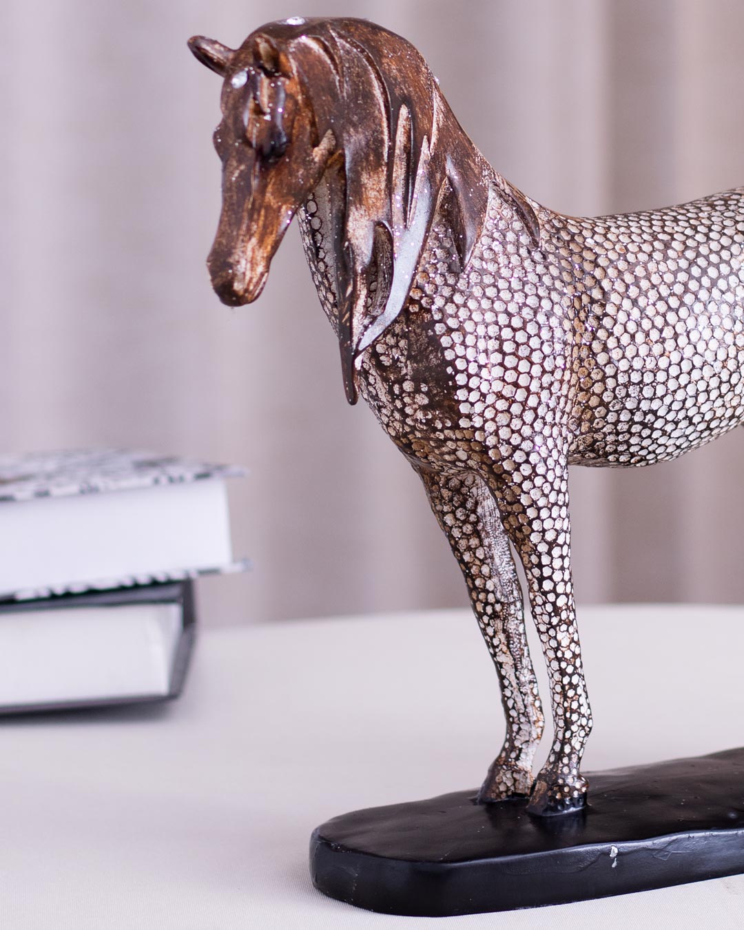 Equine Elegance' Pferdefigur