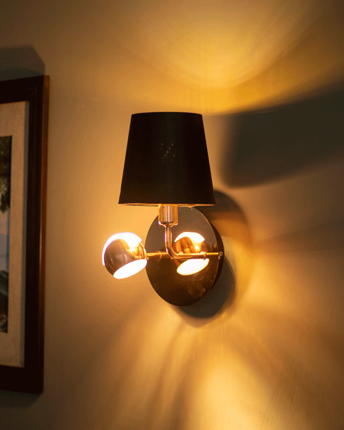 Moderne stilvolle Wandlampe