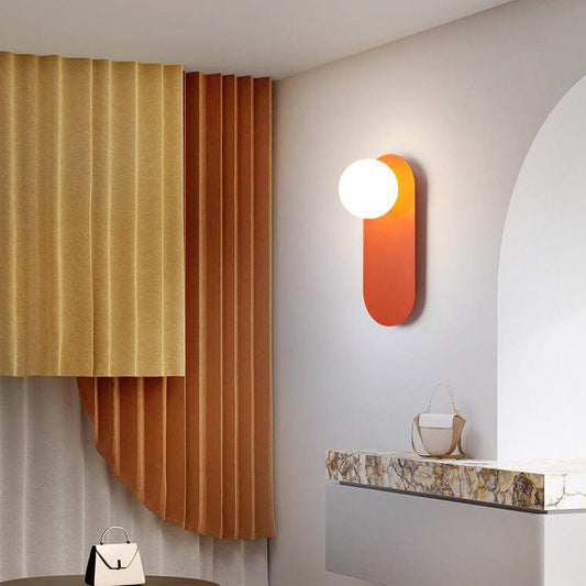 Nordische minimalistische Wandleuchte mit 1 Licht und orangefarbenem Ringsockel aus Glas