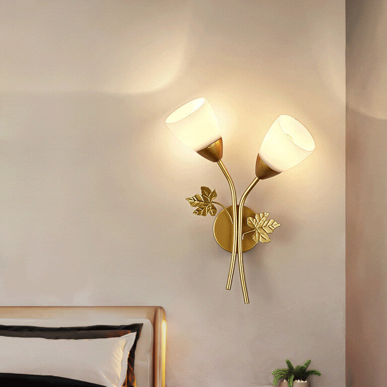 Zeitgenössische skandinavische Blumen Eisen Glas 1/2 Licht Wandlampe für Wohnzimmer