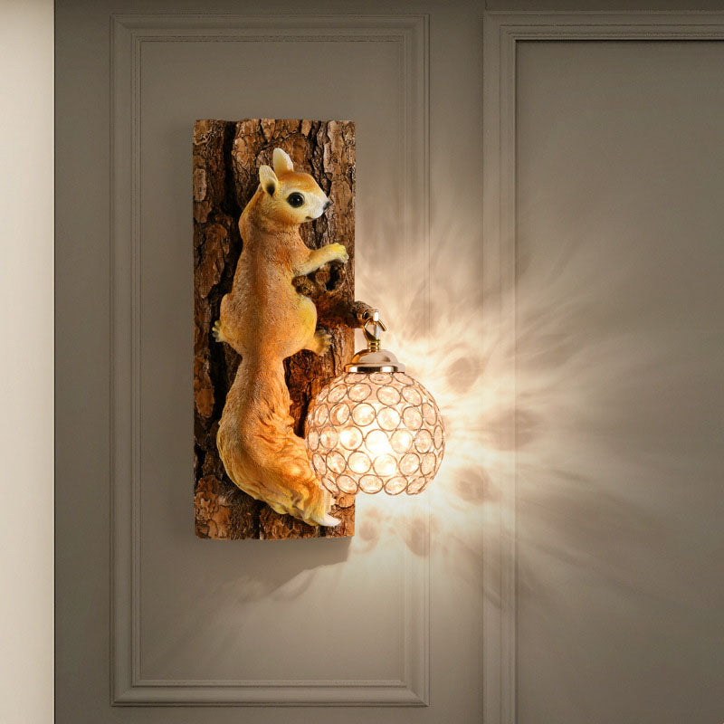 Frendorf | Crystanova Wandleuchte | Kreatives Eichhörnchen-Design | Kristall-Details | 1-flammige Lampe für Schlafzimmer