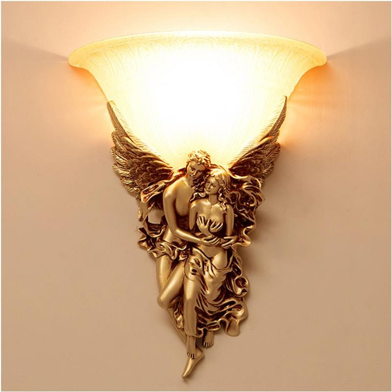 Frendorf | AngeloEmbrace Wandlampe | Retro Engel-Design | Harz-Wandleuchte | 1-Licht Beleuchtung für stilvolle Räume