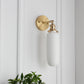 Frendorf | BrassGlow Japanische Retro Wandleuchte | Minimalistisches Design | Zylinder Oval | Messing & Lucite | 1-flammig