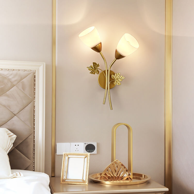 Zeitgenössische skandinavische Blumen Eisen Glas 1/2 Licht Wandlampe für Wohnzimmer