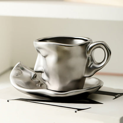 Frendorf | Metal Touching Face Kreative Keramische Kiss Kaffee Becher, Künstlerisches Vibe Becher & Untertasse Set