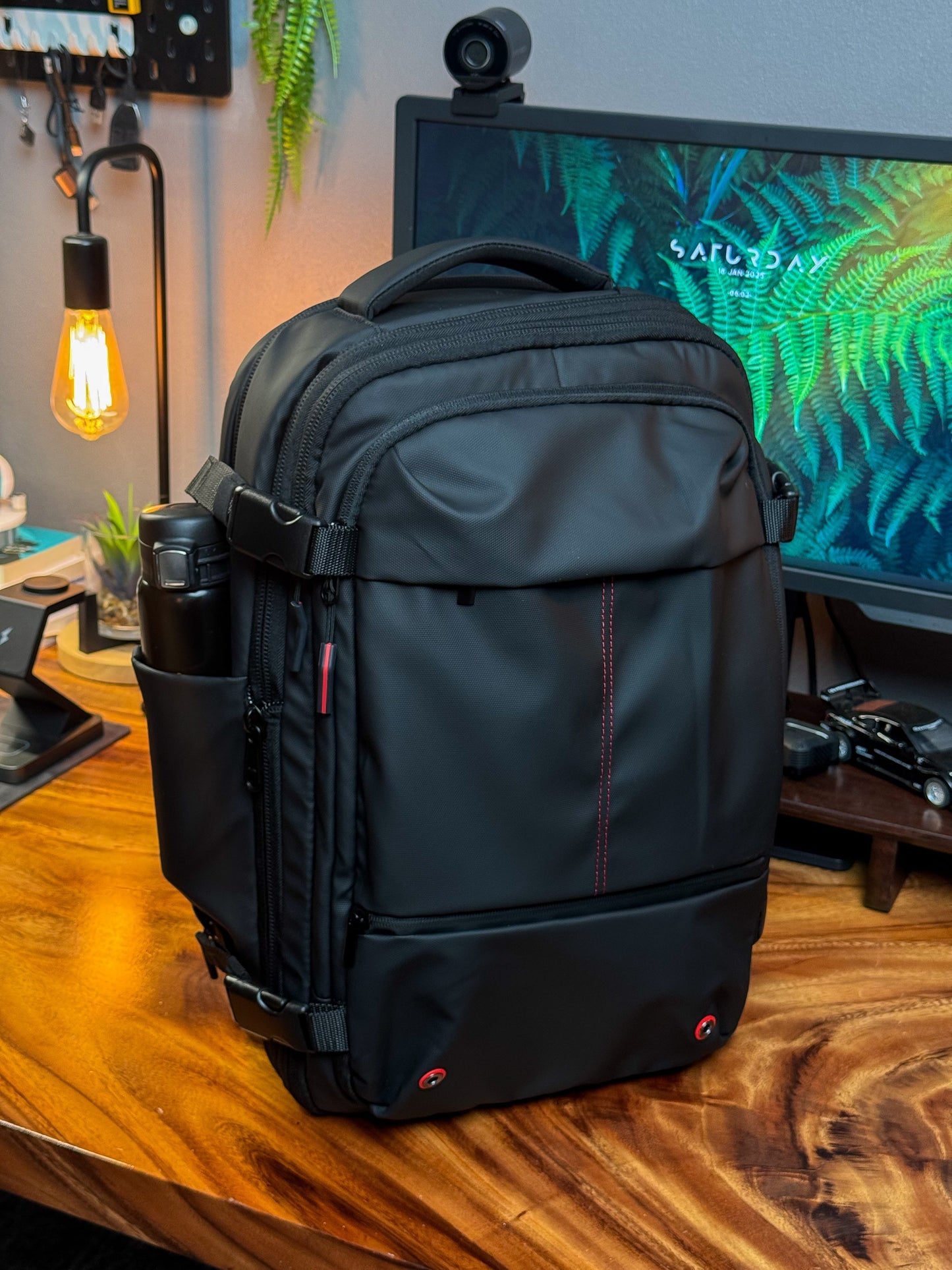 Frendorf | 17" Laptop Rucksack mit Vakuumkompression Leicht und Geräumig