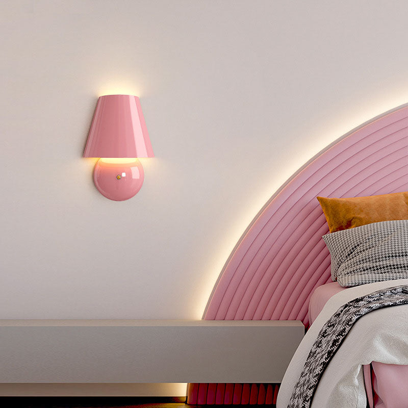 Frendorf | TrapeLux LED Wandleuchte | Modernes Trapez-Design | Eisen & Acryl | Warmweißes Licht