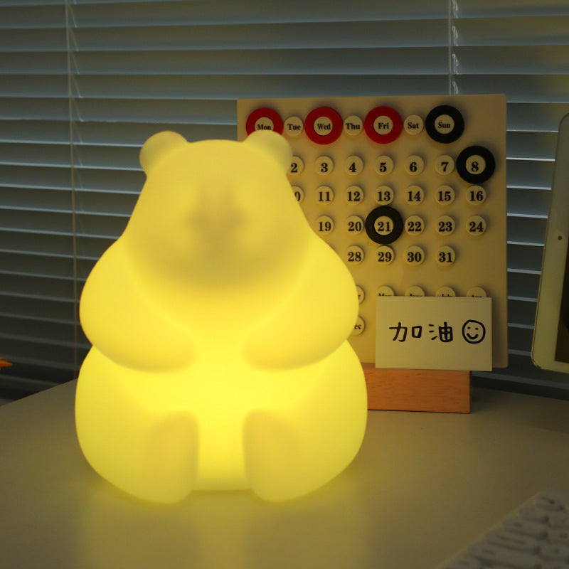 Zeitgenössische kreative Bären-PE-LED-Tischlampe für das Wohnzimmer