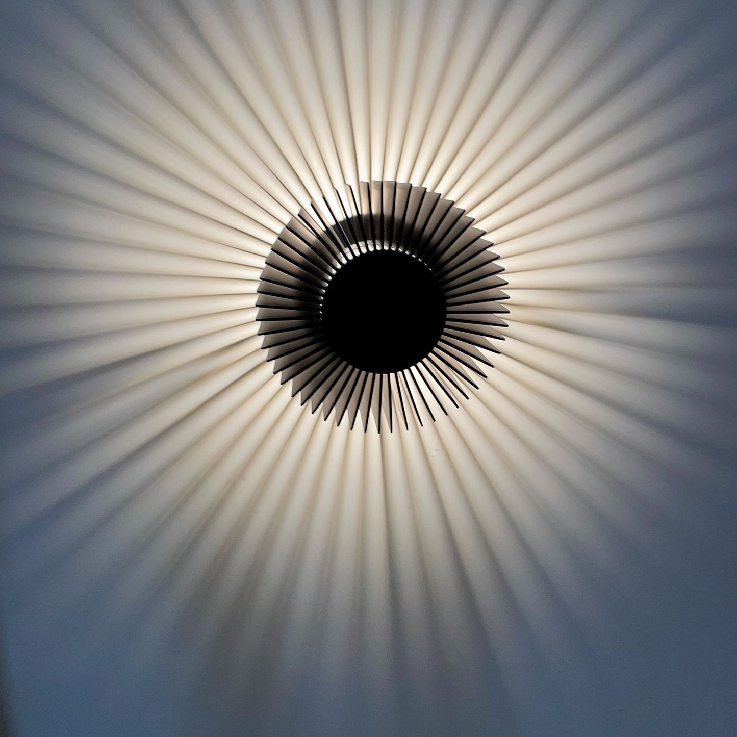 Frendorf | NovaLux Moderne LED Wandleuchte | Minimalistisches Design | Energiesparend | Perfekt für Wohnzimmer und Schlafzimmer