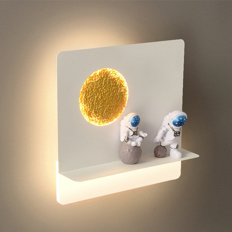 Zeitgenössische kreative Eisenharz runde Astronaut LED Wandleuchte Lampe für Schlafzimmer