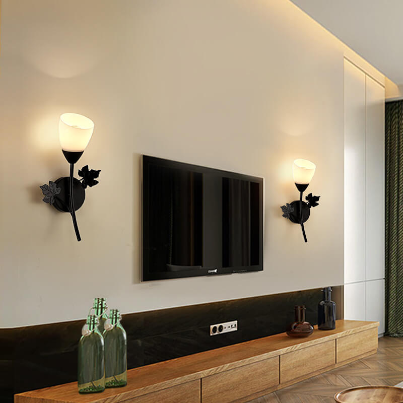 Zeitgenössische skandinavische Blumen Eisen Glas 1/2 Licht Wandlampe für Wohnzimmer