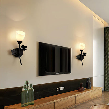 Zeitgenössische skandinavische Blumen Eisen Glas 1/2 Licht Wandlampe für Wohnzimmer