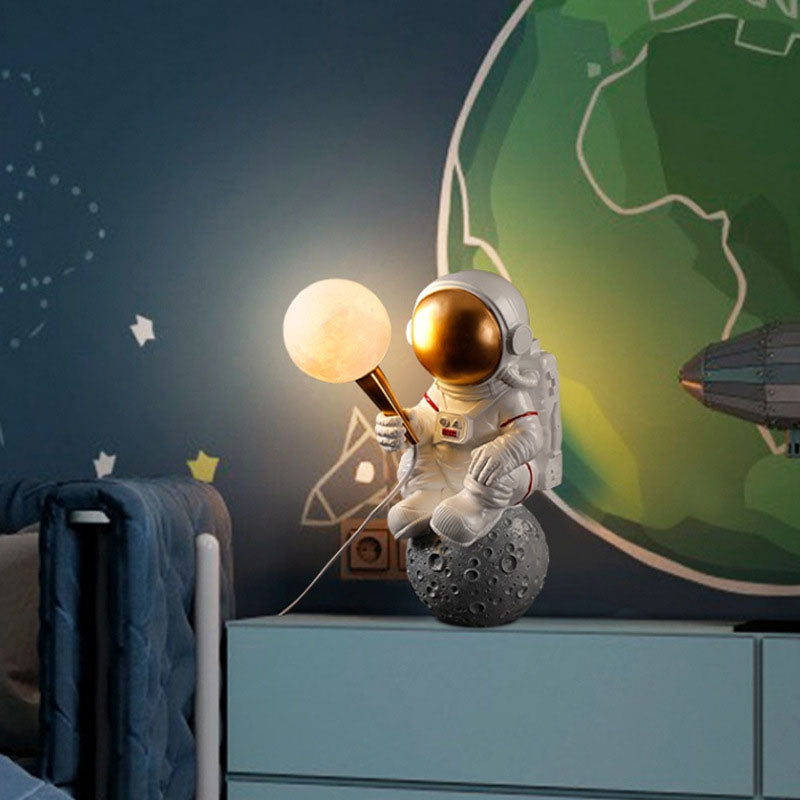 Frendorf | CosmoBuddy Astronaut Wandlampe | Kreatives Design | Resin & ABS | LED Schlafzimmerlicht